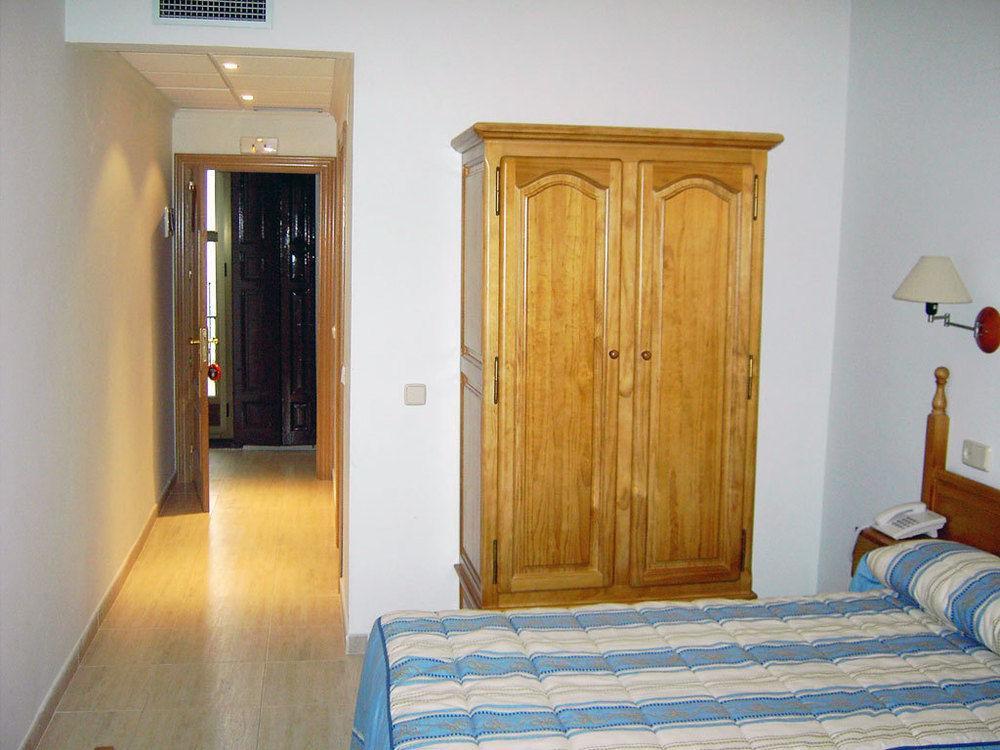 Hostal Centro Toledo Exterior photo